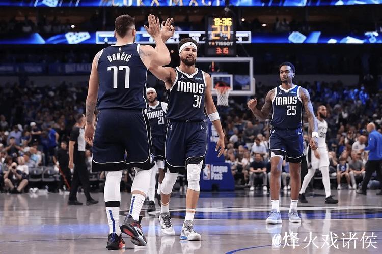 汤普森首战轰22分独行侠击败马刺 凯尔特人狂胜奇才 汤普森首战轰22分独行侠击败马刺 凯尔特人狂胜奇才